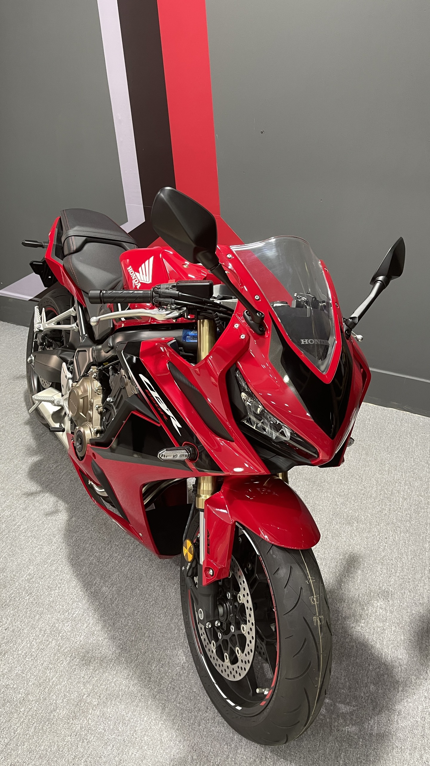 Honda CBR650R 2023 màu đỏ